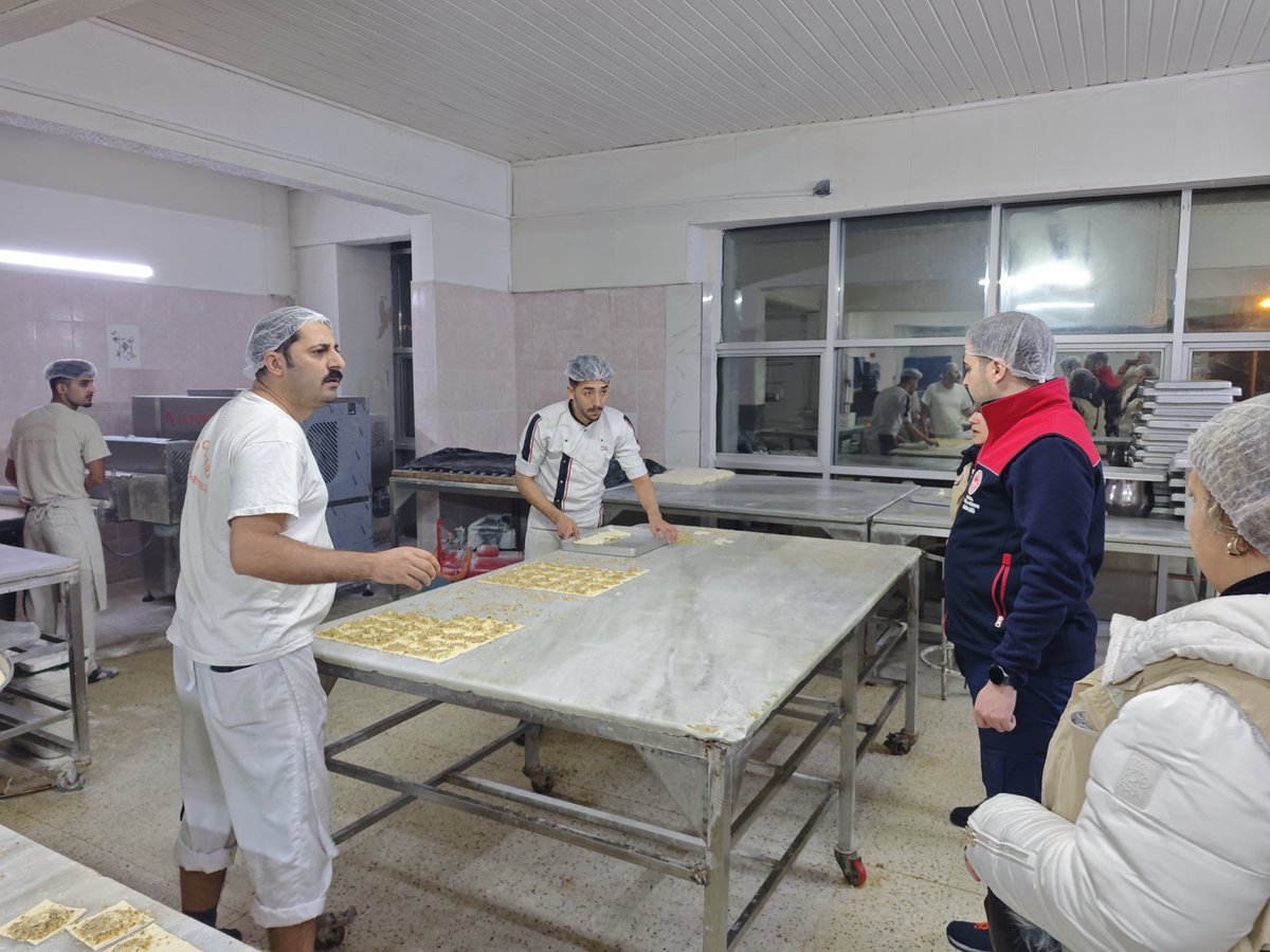 ankaratarim's tweet photo. Vatandaşlarımızın sağlıklı ve kaliteli gıdaya ulaşmasını sağlamak için Ramazan ayı boyunca da denetimlerimize hız kesmeden devam ediyoruz.
#alogıda #denetim #ramazan #tarım
@TCTarim https://t.co/tgxXFivY5I