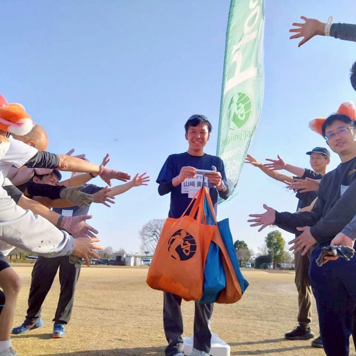 plogging_o_s's tweet photo. ︎彩湖リレーマラソンプロギング2026
26/3/1

リレーマラソン大会アフター #プロギング 開催！ゲストは #競歩 でオリンピック3度出場の #山﨑勇喜 さん🏃‍♂️‍➡️
気さくで優しい素晴らしいお人柄で、参加者の皆さんは一瞬でファンになりました！
みんなで #プロギング を楽しみました😊

#plogging https://t.co/dkIcoLMPkK