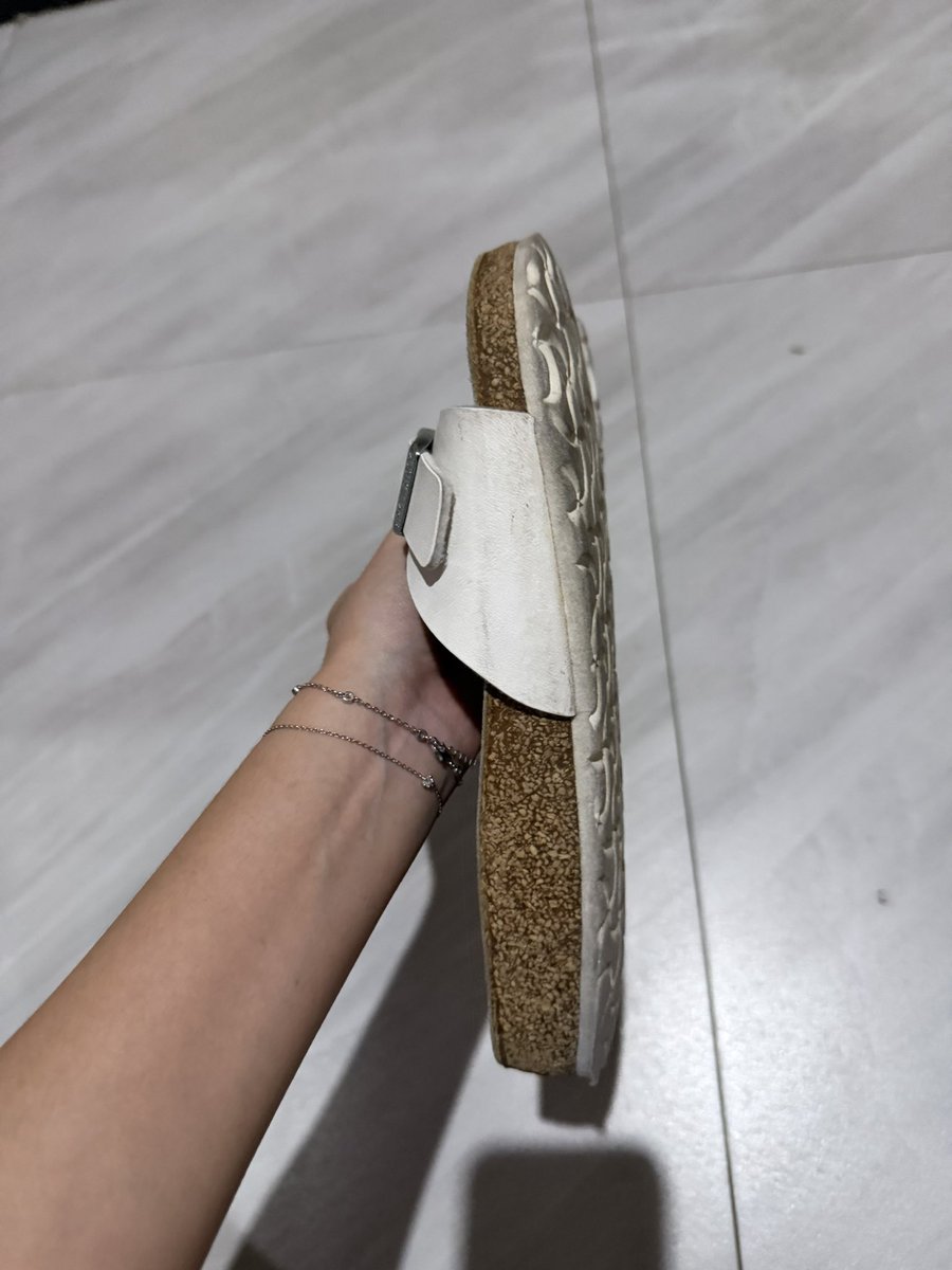 🧘🏻♀️⛸️ tweet media