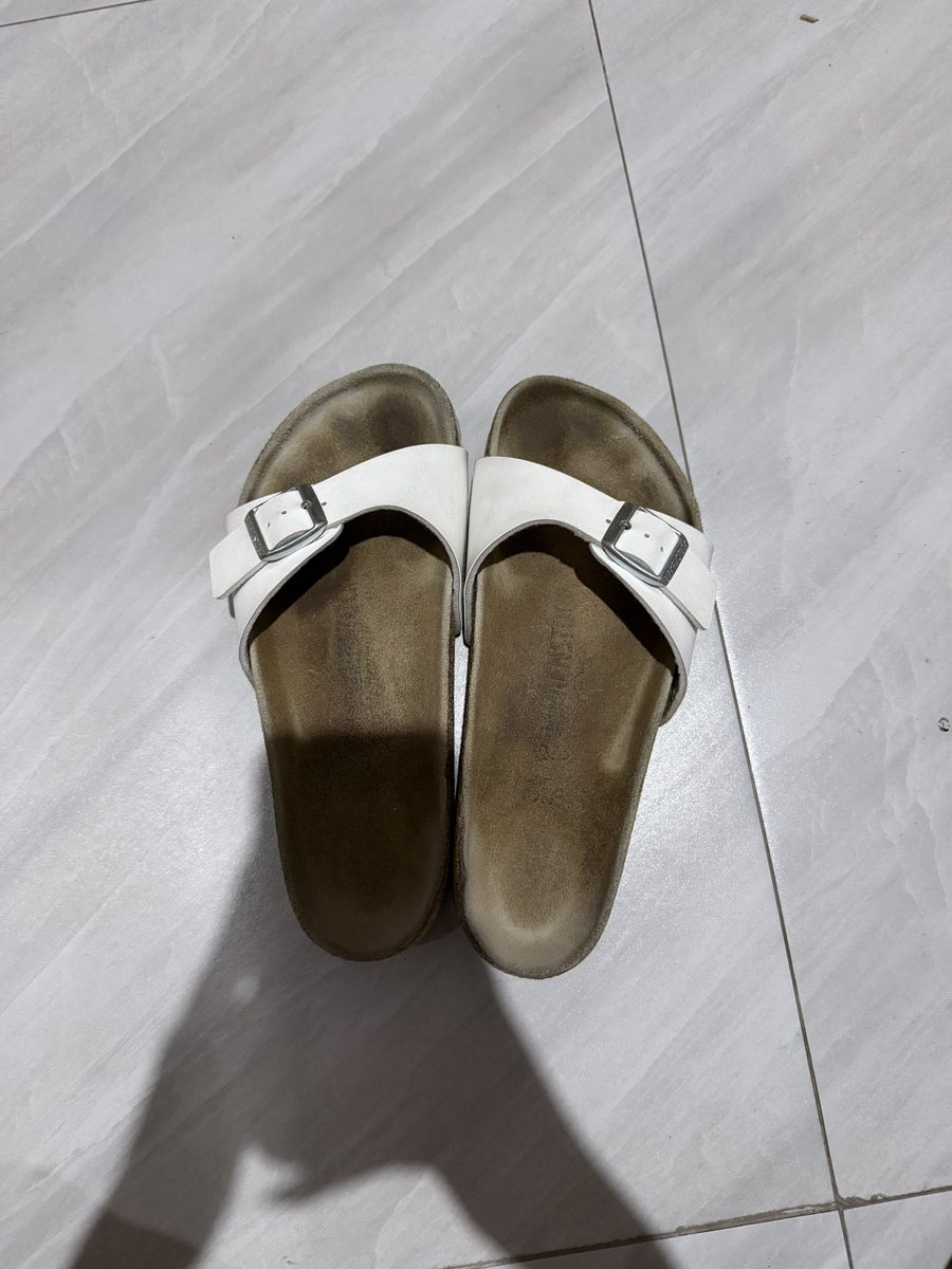 🧘🏻♀️⛸️ tweet media