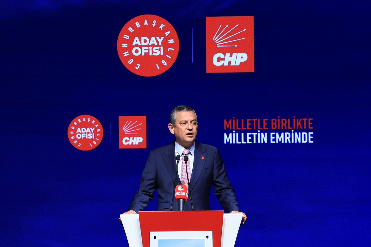 dk_imamoglu's tweet photo. “Sorumluluğumuz büyük, yükümüz ağır. Ancak biz, CHP’yiz. Zor günlerin, zor zamanların partisiyiz. Nasıl ki Birinci Dünya Savaşı’nın yıkıntılarından bu ülkeyi ayağa kaldırıp Cumhuriyeti kurduysak; nasıl ki az zamanda çok iş başarıp, genç Türkiye Cumhuriyeti’ne dünyada saygın bir yer kazandırdıysak; nasıl ki İkinci Dünya Savaşı’ndan sonra ülkeyi çok partili sisteme geçirdiysek; bugün de ülkemizi daha güçlü, daha huzurlu ve daha mutlu kılmak için gereken büyük reformları biz yapabiliriz.” Ekrem İmamoğlu

Bugün “Milletle Birlikte, Milletin Emrinde” diyen bir kadroyla Cumhurbaşkanlığı Aday Ofisi hizmete açıldı. Daha iyi bir Türkiye için emek veren herkesin yolu açık olsun.