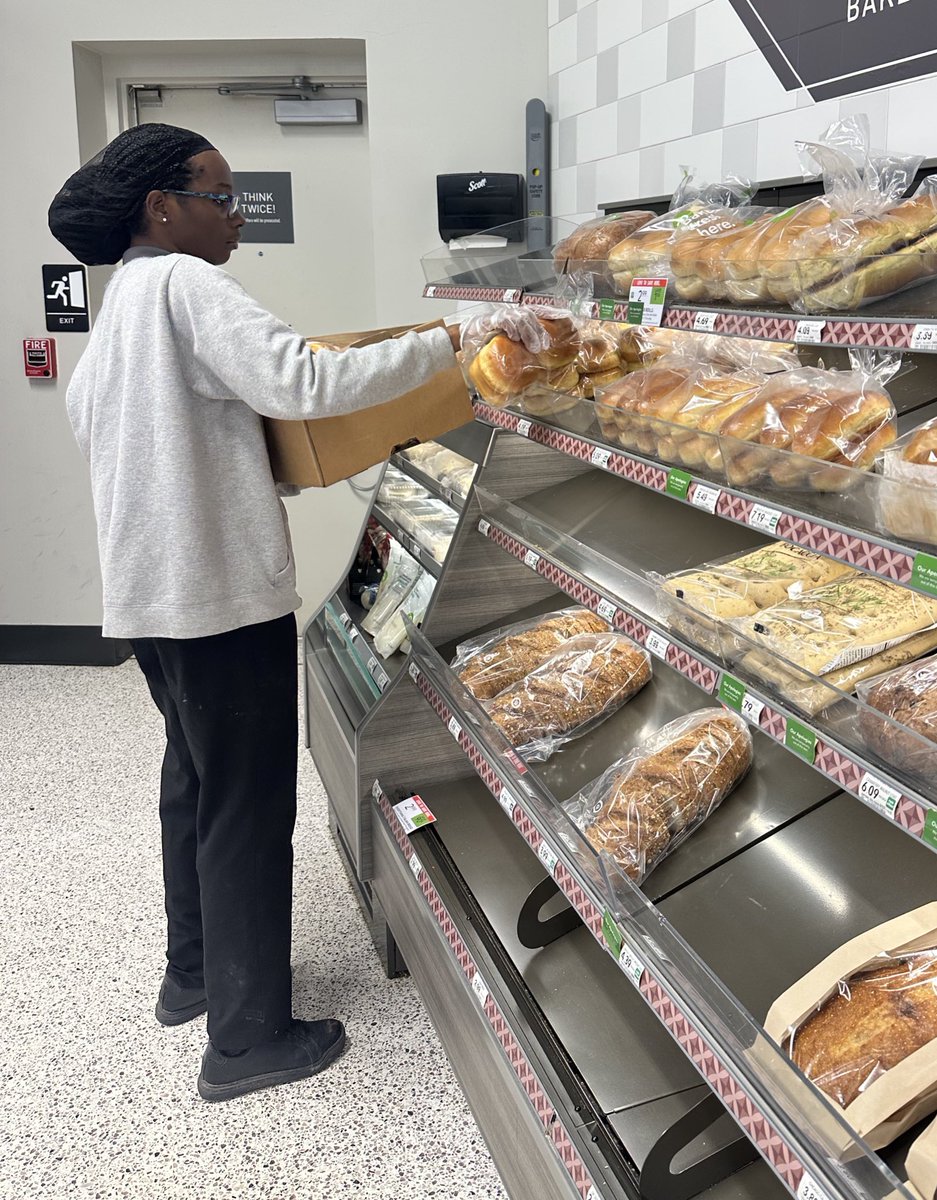 MAHS_WBL's tweet photo. Excited to add 2 more WBL students @publix in Monroe! Jeremiah's goal is to move up the ladder & his favorite task is stocking. Trinity's goal is to always be on time & responsible. She loves the people she works with! #mahswbl #wblworks #canesculture #georgiawbl1 #CTAEDelivers https://t.co/5OkfZWQym2