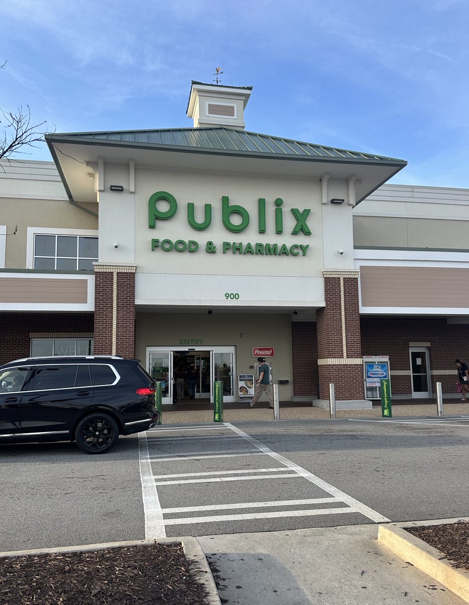 MAHS_WBL's tweet photo. Excited to add 2 more WBL students @publix in Monroe! Jeremiah's goal is to move up the ladder & his favorite task is stocking. Trinity's goal is to always be on time & responsible. She loves the people she works with! #mahswbl #wblworks #canesculture #georgiawbl1 #CTAEDelivers https://t.co/5OkfZWQym2