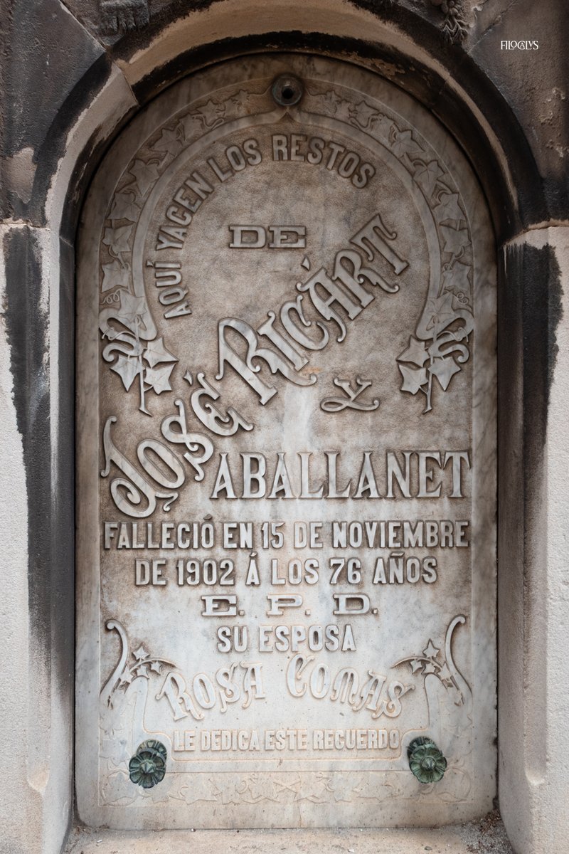 filocalus's tweet photo. 32_ Cementeri de Montjuïc (Barcelona 🇪🇸)

Work by Enric Serra and Joan Figueras.

#typelovers #modernisttypeface #typography #lettercutters #stoneengraving #stonecarving #heritage #cemetery #grave #memorial #epitaph https://t.co/5rVsgHEcnz