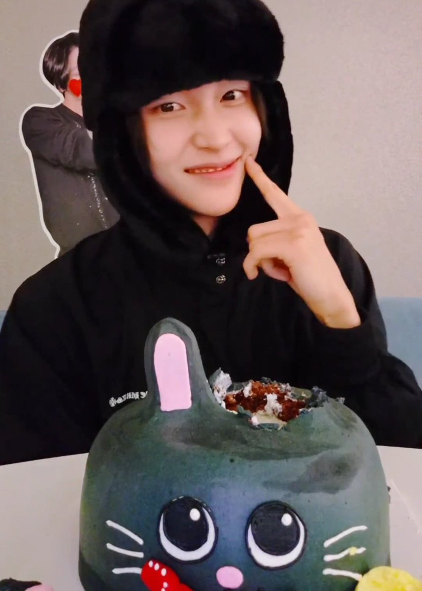 🐈‍⬛ tweet media