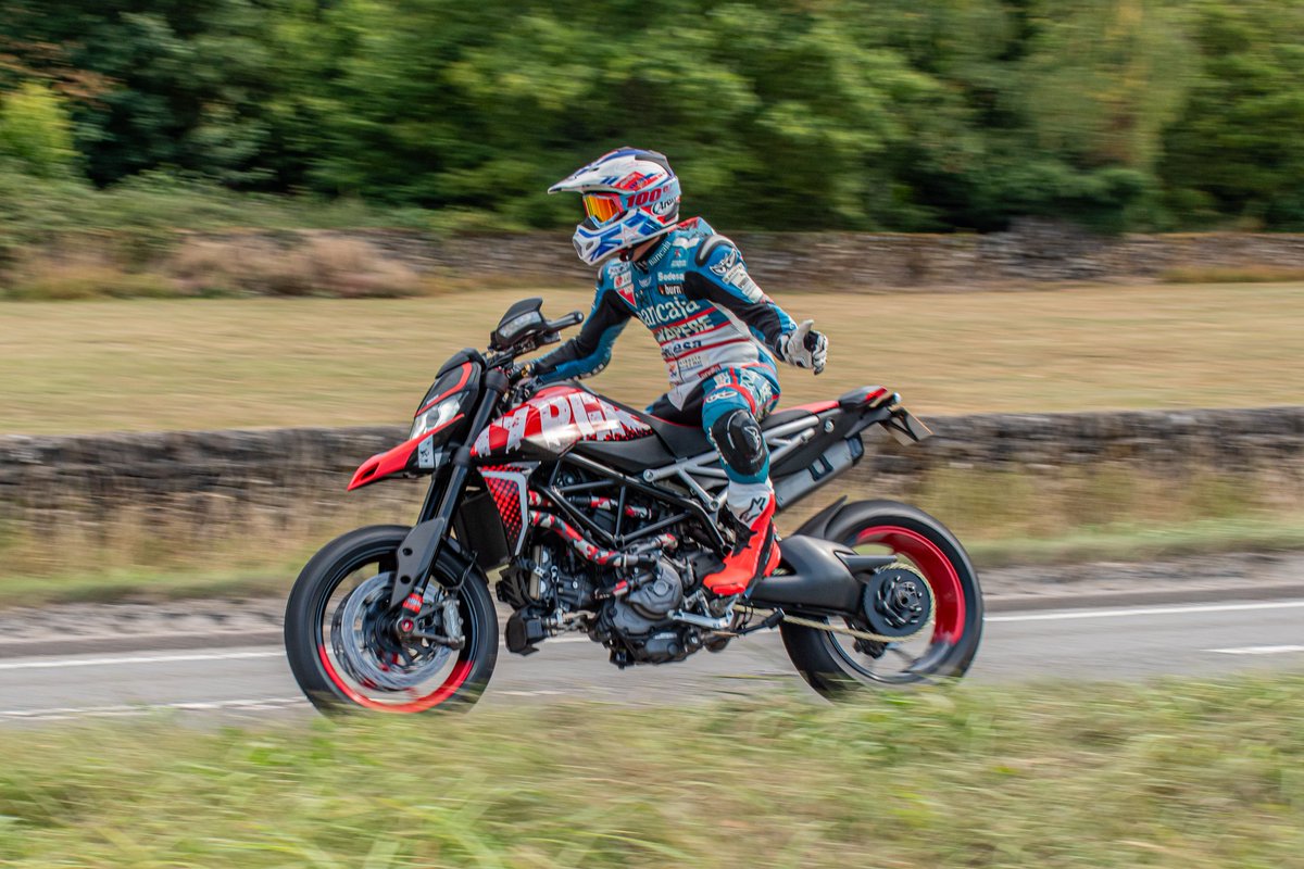 Daz Perry tweet media