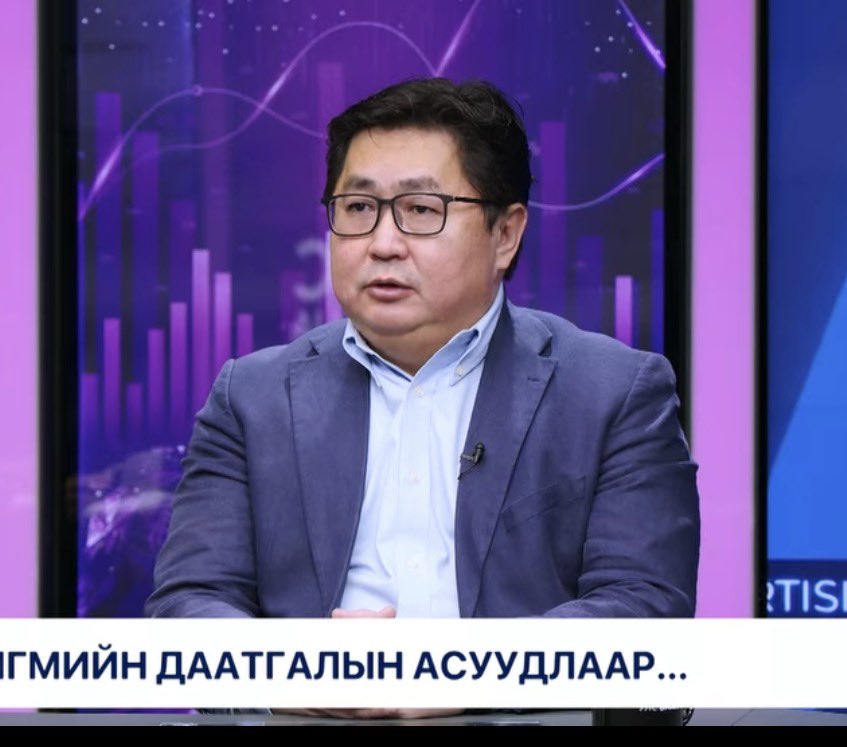 angar_d's tweet image. #CNBC-р яг 2 сарын зайтай 2 ярилцлагад орж. Эхнийх нь 2026 оны 1 сарын 5-нд, хоёрдахь нь өнөөдөр. 2 сарын хугацаанд 10+ кг хассан гэсэндээ хүзүү жаахан татрах нь татарчээ, гэхдээ болоогүй ээ дахиад 10 кг хасчихвал зангиа зүүдэг болох нь 😛

Дахиад 2 сарын дараа буюу 5 сарын 5-нд