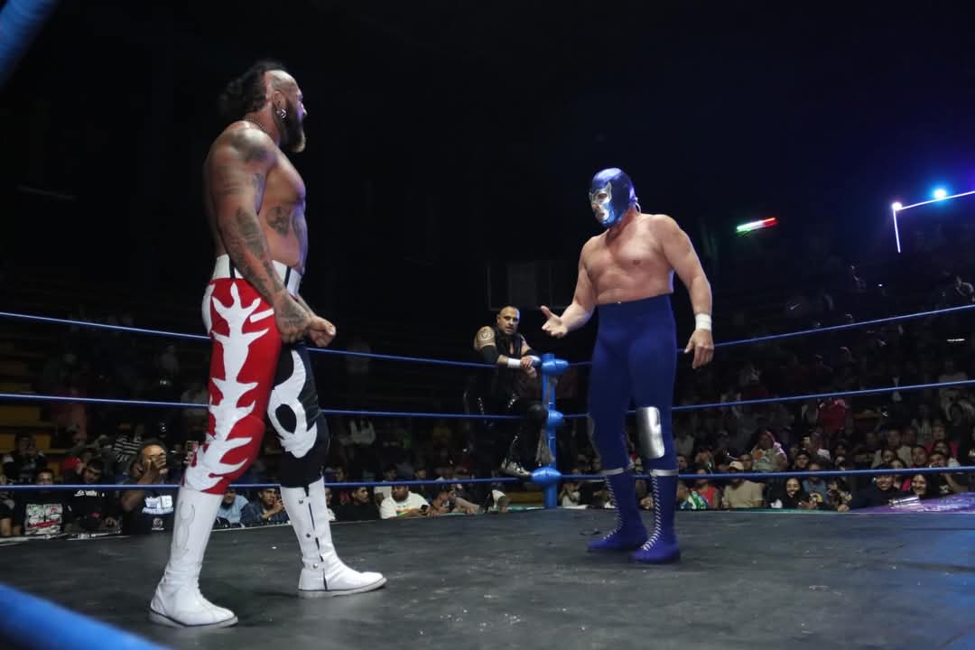 LaTijeraLucha's tweet photo. Se reavivan rivalidades del terreno independiente🔥
Lucha súper estelar de “Guerra de Poder” que con una “colmillada” #BlueDemonJr y #TexanoJr se llevan el triunfo con un faul doblegan a #DMTAzul y #DemonioInfernal; por lo que #DiamanteAzul exige  el duelo de apuestas... https://t.co/4ksOb4EjqU