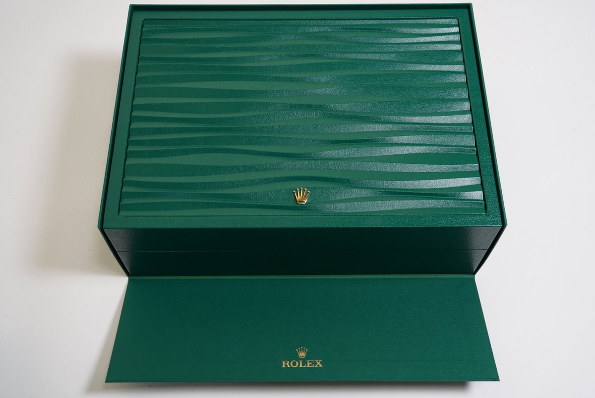 rolexwalker7's tweet photo. 初のXL箱。 https://t.co/C5AH6332B5
