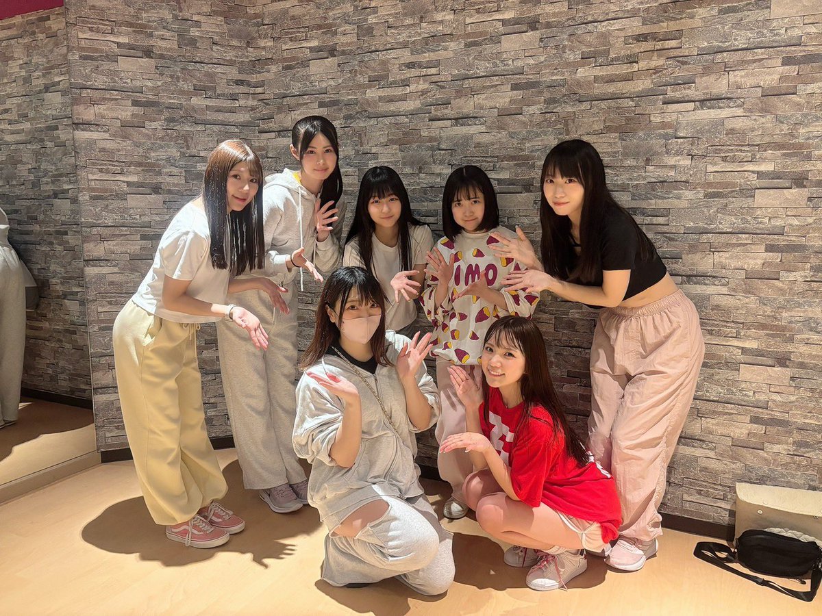 heysayreviver's tweet photo. 先日、元MAPLEZの矢野美優さんにダンスレッスンをしていただきました。
個人的にもとても感慨深い時間でした実は当初からMAPLEZのファンで、その影響もあり、アイカレのSEはマツモトさまに制作していただいたという経緯もあり
どこか懐かしく、そして刺激的なレッスンでした♪byタイソン

#ヘイリバ https://t.co/tMAbzigFSm