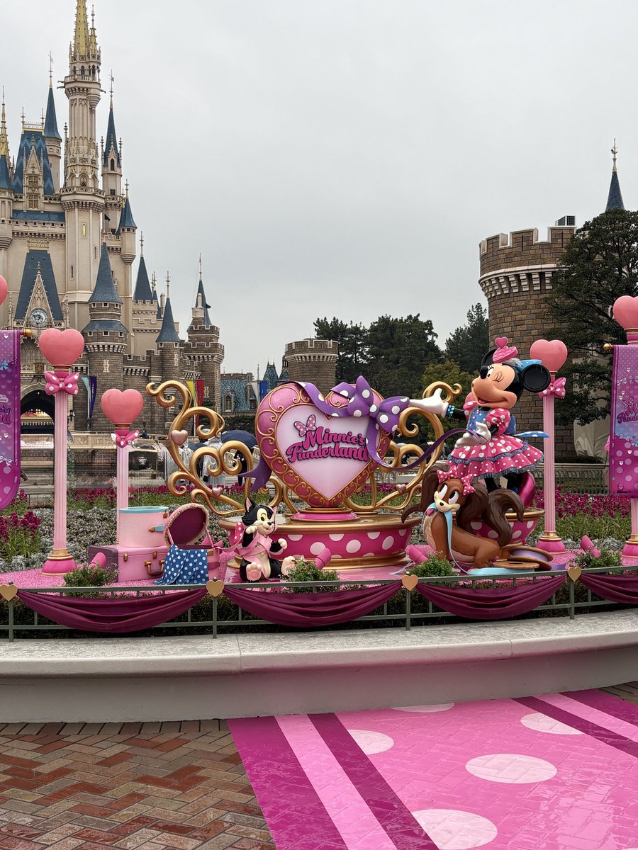 今日はミニーちゃんの日💕 み〜んなミニーちゃんに染まっちゃう