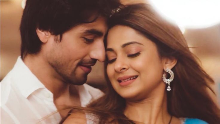 It's been almost 8 years now, god reunion when !? 😭🥹🤍 

[ #HarshadChopda  • #JenniferWinget  • #Jenshad ]
