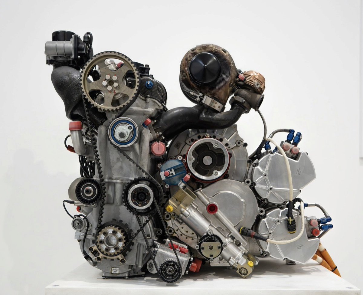 ScarbsTech's tweet photo. Random post:
@NISMO Zeod power unit
400hp 1.5l triple
2 x 110kw MGUs
40kg!
#WECtech https://t.co/UNVLZiQqqG