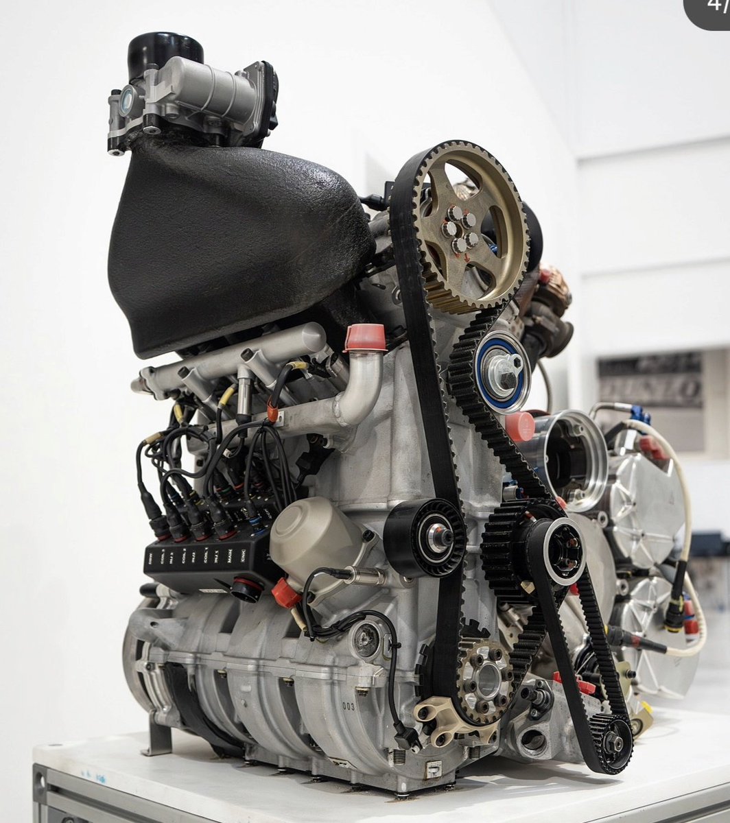 ScarbsTech's tweet photo. Random post:
@NISMO Zeod power unit
400hp 1.5l triple
2 x 110kw MGUs
40kg!
#WECtech https://t.co/UNVLZiQqqG
