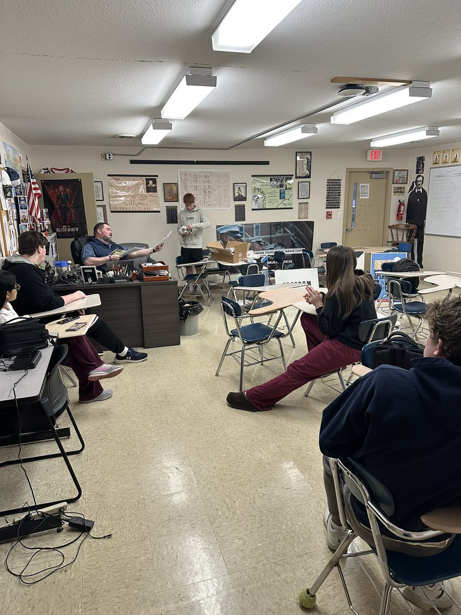 It may be early, but that didn’t stop Club America Halls Knoxville from getting to work. 🇺🇸

“Late to bed, early to rise. Work like heaven, and organize.”