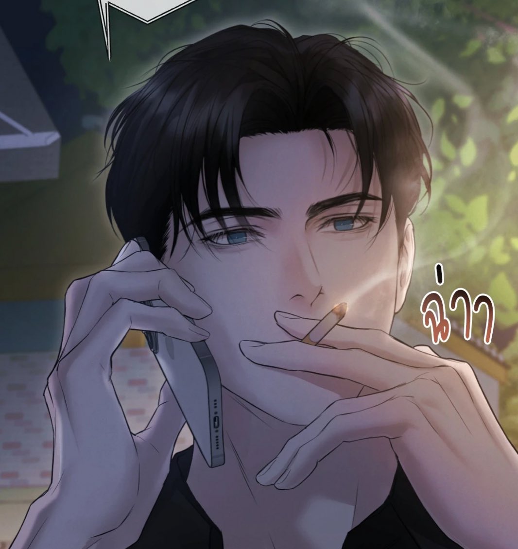 อยากนั่งจับเข่าคุยกับใครซักคน บรรยายความหล่อของพี่เค้า และบอกว่าใจสั่นมากแค่ไหนเมื่อเห็นใบหน้านี้ ความอ่อนไหวมันก่อตัวในใจฉัน หายใจเข้าหนีห่าว หายใจออกเหล่ากง อากาศที่พี่สูด ถึงมันจะมีควันบุหรี่ ไปๆมาๆมันกลับดูสดชื่น เพราะใบหน้าออร่าความสะอาดพี่ลบล้างกลิ่นนั้นจนหมดสิ้น