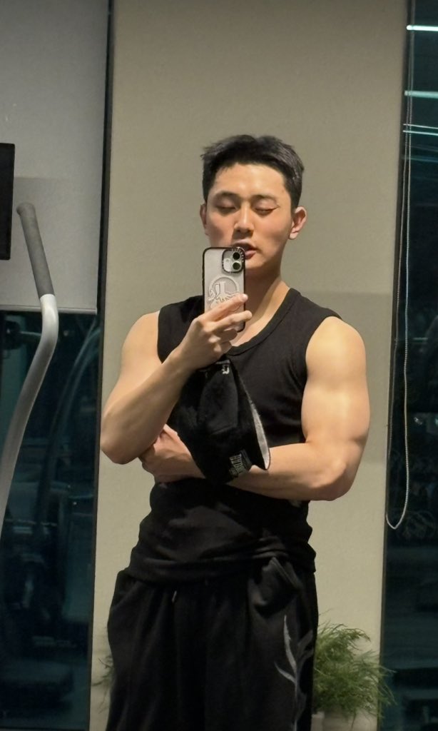 kjun2002's tweet photo. 오랜만!! https://t.co/aKVAa96Xd0