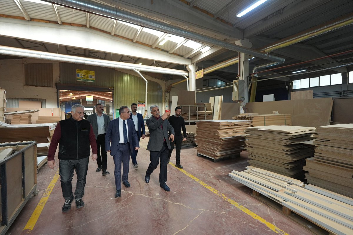 gantepvaliligi's tweet photo. Valimiz Kemal Çeber, Baydoor firmasını ziyaret ederek Mehmet Nuri Bay ve Şaban Bay kardeşlerden firmanın üretim süreçleri ve yürütülen çalışmalar hakkında bilgi aldı.

Gerçekleştirilen ziyarette, firmanın faaliyetleri ve sektöre sunduğu katkılar üzerine değerlendirmelerde bulunuldu.