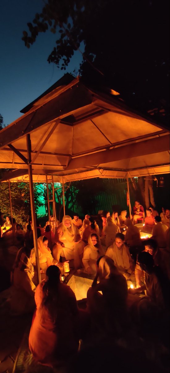 dhyanfoundation's tweet photo. The yagya is complete, but the journey continues… together we sit for dhyan on this very special, potent night.
Transform yourself, awaken your internal light.
Log onto https://t.co/SjX6RMO29M to know more
#dhyanfoundation #holiyagya #sacrednight https://t.co/6zodZonANC