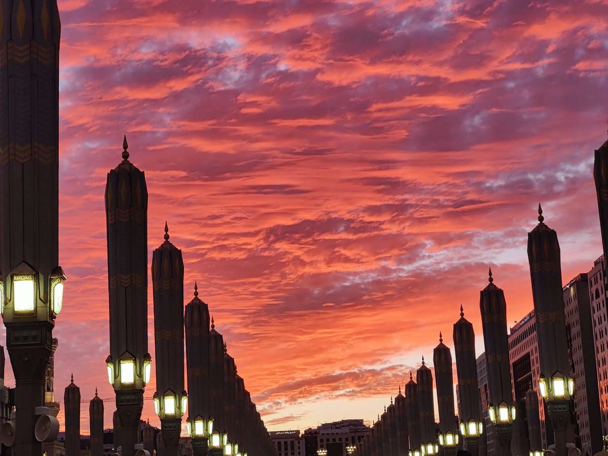 loobobaa's tweet photo. Masjid An-Nabawi 💕 https://t.co/Hkgs5d9N1s