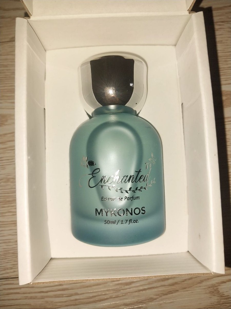 luneisty's tweet photo. WTS preloved perfume mykonos enchanted 50ml
• isi masih kurang lebih full karena cuma spray 1x dikit banget buat sniff review unboxing PO
• price 120k (negotiable)
• box &amp; botol NO MINUS masih lengkap.
• detail dalam bentuk video bisa dm 🤍 https://t.co/KZErTdFlIN