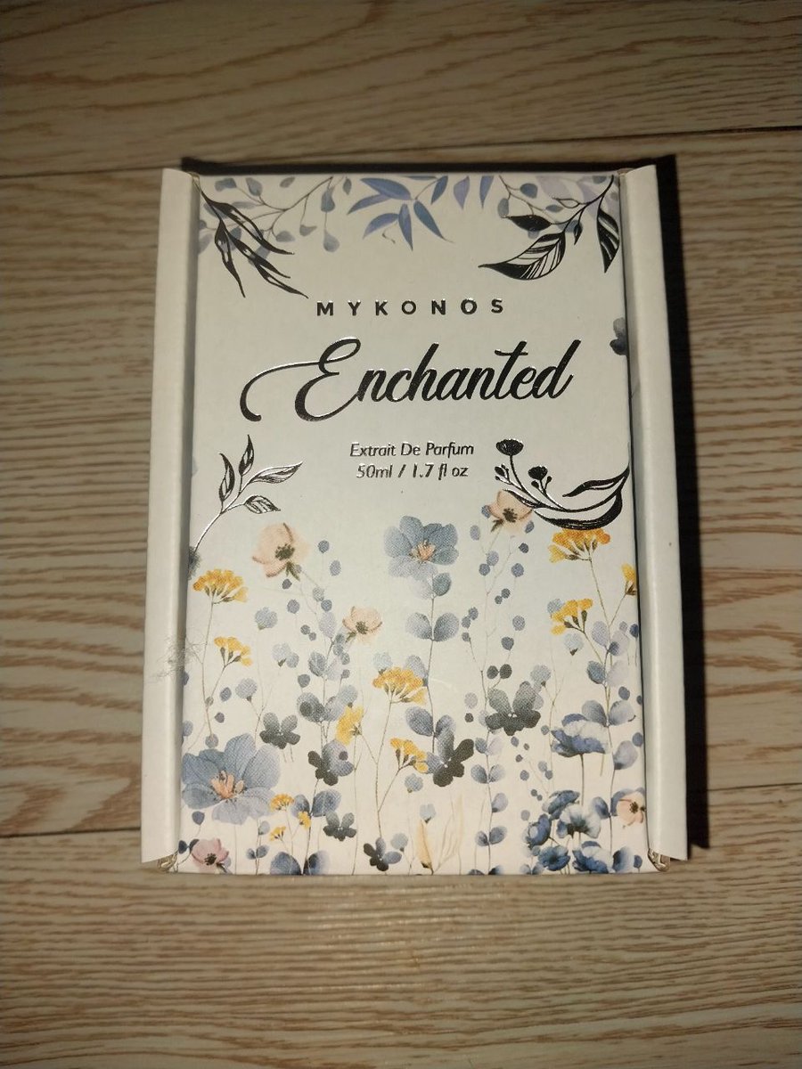 luneisty's tweet photo. WTS preloved perfume mykonos enchanted 50ml
• isi masih kurang lebih full karena cuma spray 1x dikit banget buat sniff review unboxing PO
• price 120k (negotiable)
• box &amp; botol NO MINUS masih lengkap.
• detail dalam bentuk video bisa dm 🤍 https://t.co/KZErTdFlIN