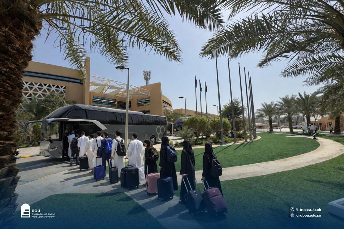 AOU_KSAB's tweet photo. في مبادرةٍ تجسّد رسالتها في بناء الإنسان وترسيخ القيم، نظّمت #الجامعة_العربية_المفتوحة  برنامج العمرة بمشاركة أكثر من 160 معتمرًا ومعتمرة من طلبتها ومنسوبيها في مختلف فروعها بالمملكة، ضمن تنظيم مؤسسي متكامل عكس روح الأسرة الواحدة .

وتأتي هذه المبادرة امتدادًا للنهج الذي أرساه مؤسس الجامعة الأمير طلال بن عبدالعزيز – رحمه الله – في العمل الإنساني والتنموي، ووفاءً لمسيرة الدكتور بندر اللهيبي – رحمه الله – تقديرًا لعطائه وإسهاماته.