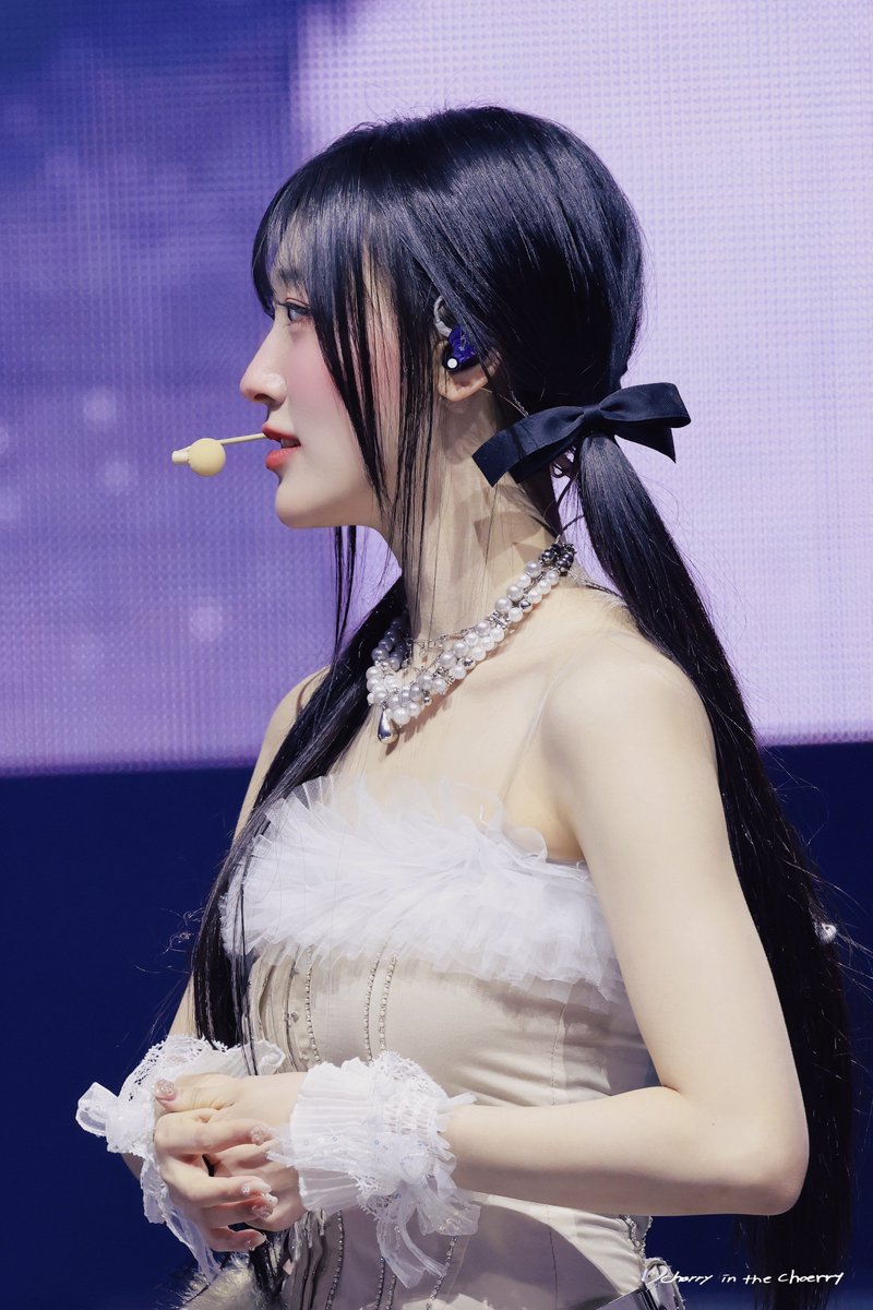 𝑪𝒉𝒆𝒓𝒓𝒚 𝒊𝒏 𝒕𝒉𝒆 𝑪𝒉𝒐𝒆𝒓𝒓𝒚 🍒 tweet media