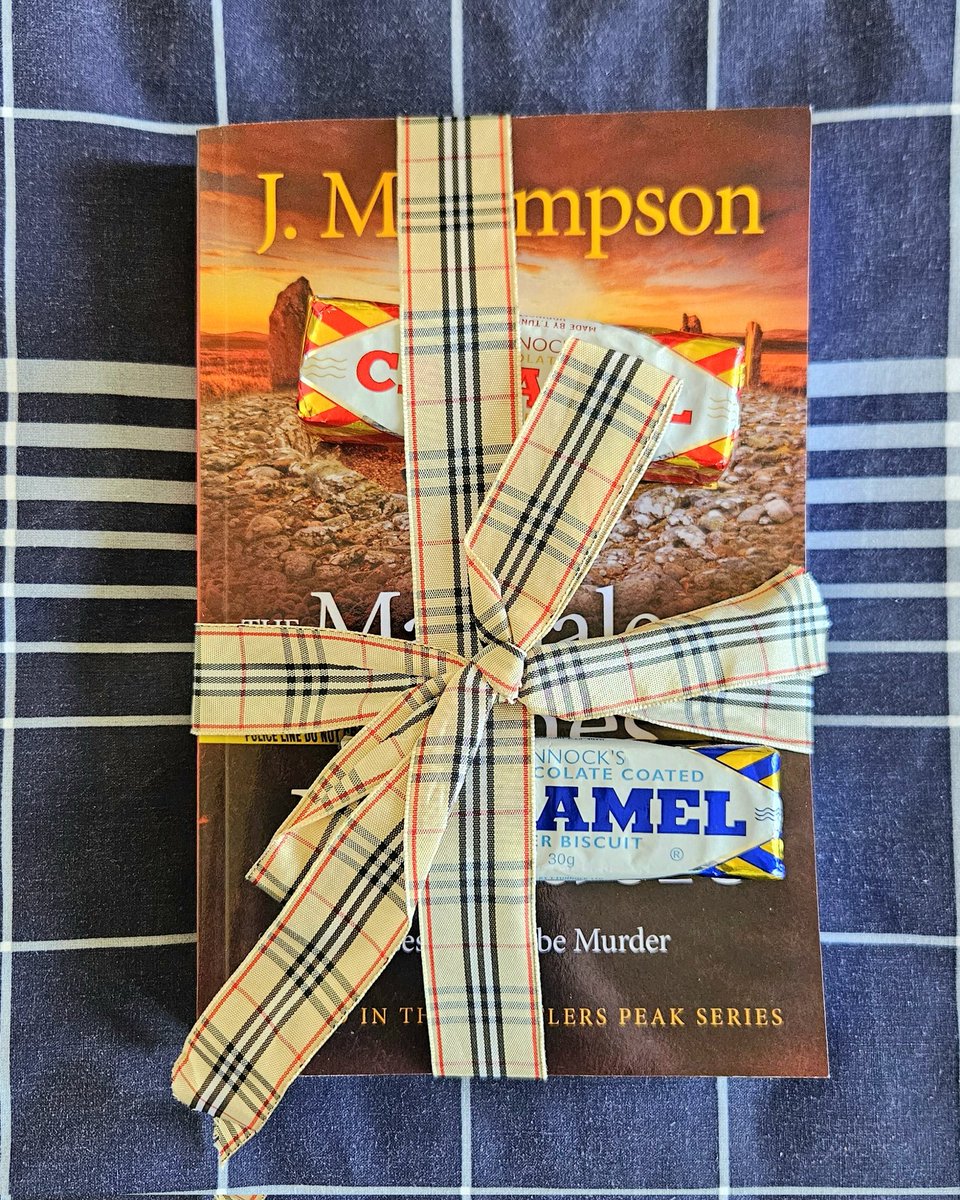 BexBookaholic's tweet photo. When one of your most favourite authors surprises you with their latest book AND chocolate - Mondays don't get better than this! How stunning is this cover?? Everything @JMSimpsonauthor writes is π₯ so cannot wait to read this #BookTwitter https://t.co/6zAOmK0zwJ