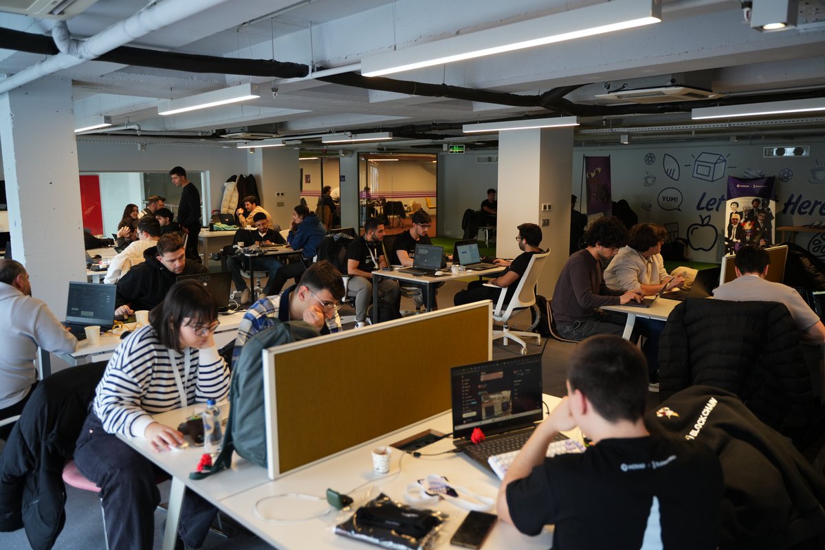 BuilderMare tweet media