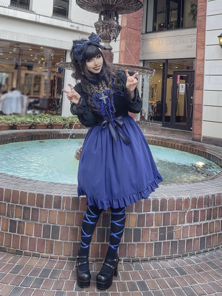 そしてコレは素の私(こっそり繋げる) モワティエの青は好きだから着