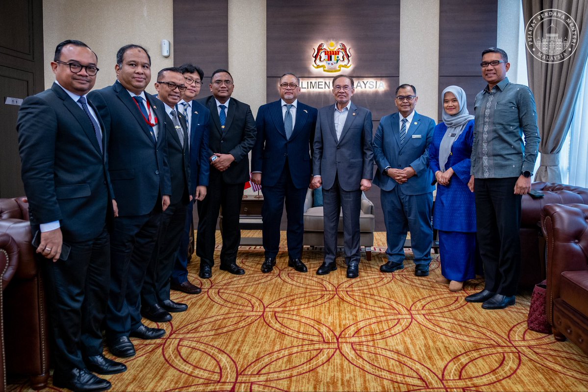 Anwar Ibrahim tweet media