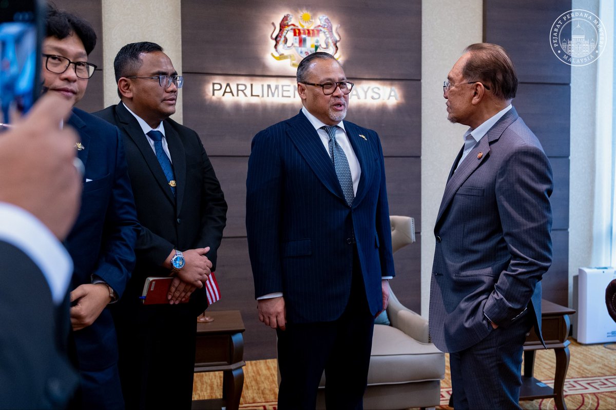 Anwar Ibrahim tweet media