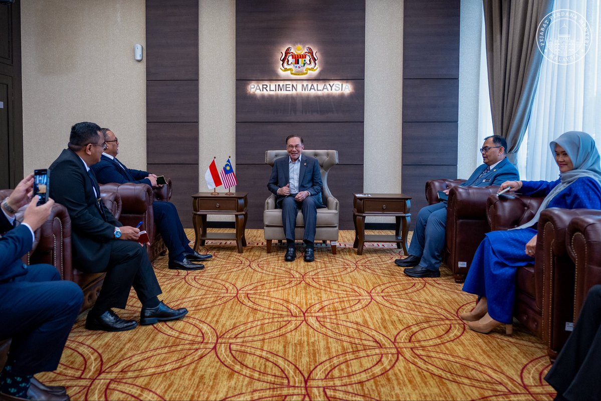 Anwar Ibrahim tweet media