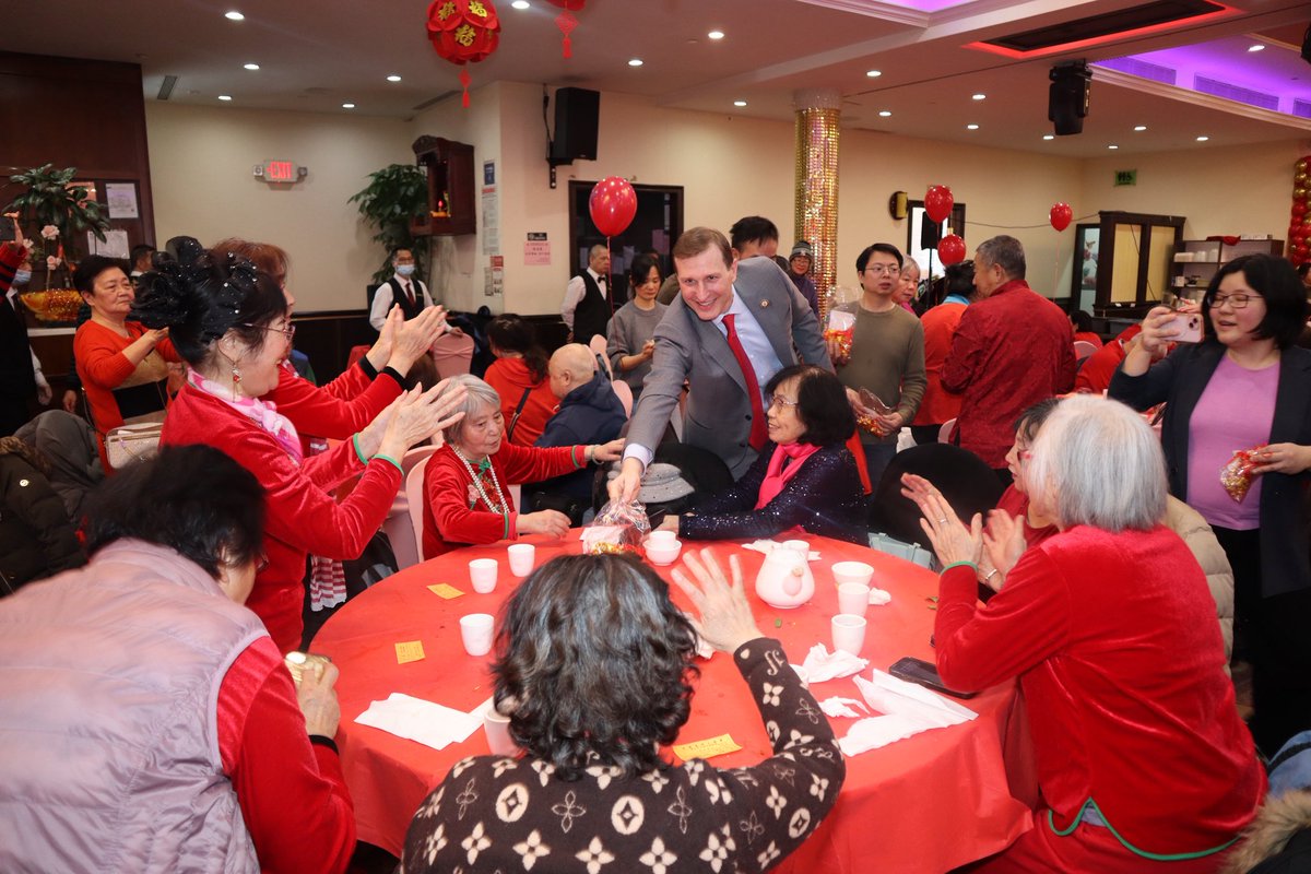 danielsgoldman's tweet photo. At this important moment of celebration in our AAPI community across New York, it was truly wonderful to join the Brooklyn Chinese Association’s Luncheon celebration for seniors and ring in the Lunar New Year. Happy Year of the Fire Horse! https://t.co/fX8ytyuHcY