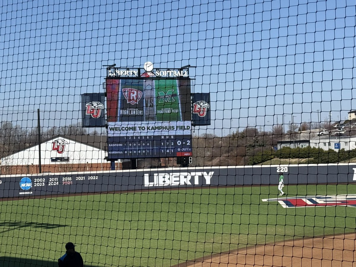 ADunn2030's tweet photo. So cool watching @LibertySB play on Saturday! #goals 

Also, extremely fun seeing @RadfordSoftball play. Both of my parents went to RU!! #Highlanders https://t.co/2QfpZSHxEx