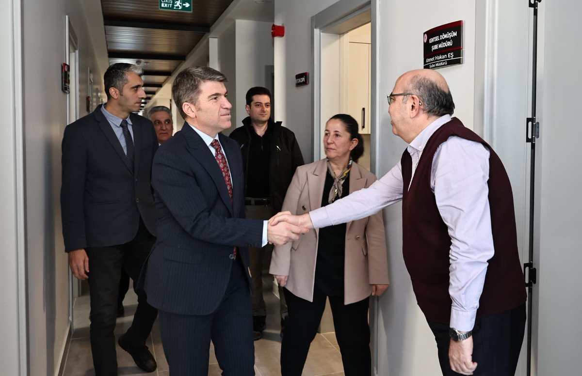 AmasyaValiligi's tweet photo. Valimiz Önder BAKAN;

🔹Yeni hizmet binasında faaliyetlerine başlayan Çevre, Şehircilik ve İklim Değişikliği İl Müdürlüğü ile 
🔹 Amasya Yalıboyu Turizm İşletmeleri Derneği’ni ziyaret etti. https://t.co/O9DzKwtnC4