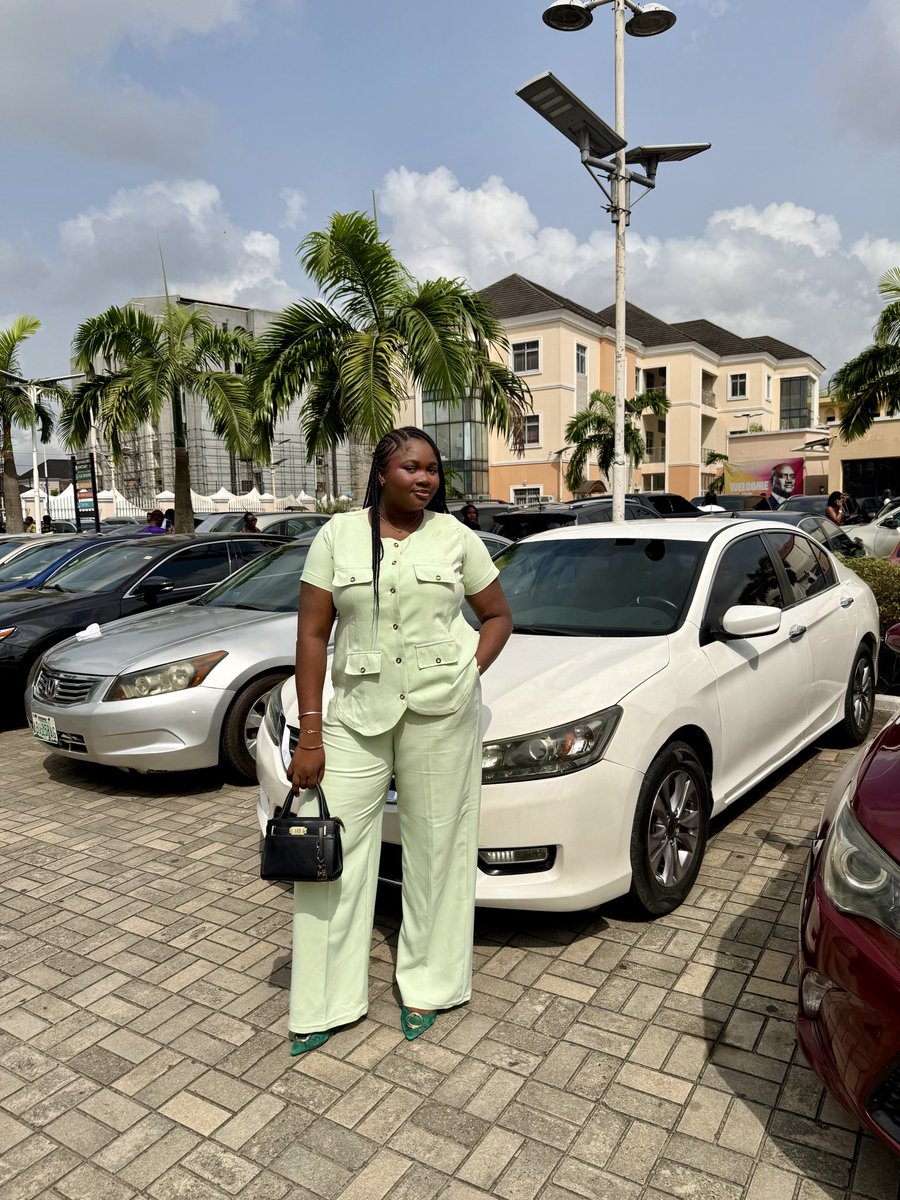 zibahline's tweet image. My two-piece set is now available for order in multiple colors and sizes. 

Price:28,000

DM to grab yours! 🛍️
#Fashion #OOTD #CoOrdSet #SmallBusiness