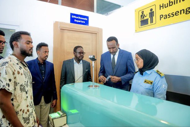 𝐈𝐂𝐀 𝐒𝐨𝐦𝐚𝐥𝐢𝐚 𝐋𝐚𝐮𝐧𝐜𝐡𝐞𝐬 𝐍𝐚𝐭𝐢𝐨𝐧𝐚𝐥 𝐈𝐃 𝐂𝐚𝐫𝐝 𝐟𝐨𝐫 𝐃𝐨𝐦𝐞𝐬𝐭𝐢𝐜 𝐓𝐫𝐚𝐯𝐞𝐥
 
Director General of Immigration and Citizenship Agency, Mr. <a href="/M_Duhulow/">Mustafa Duhulow</a> today officially launched the implementation of the National ID Card for Domestic Travel.

The first