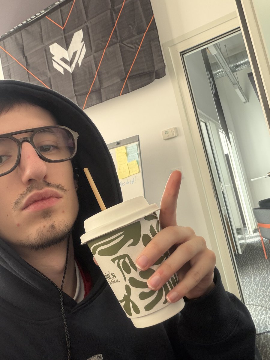 MYD Anarchik I Ilian Sacha G. tweet media