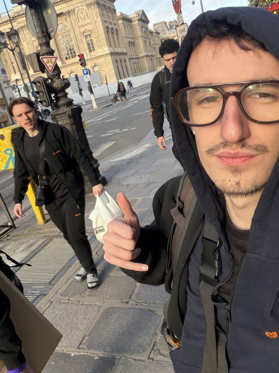 MYD Anarchik I Ilian Sacha G. tweet media