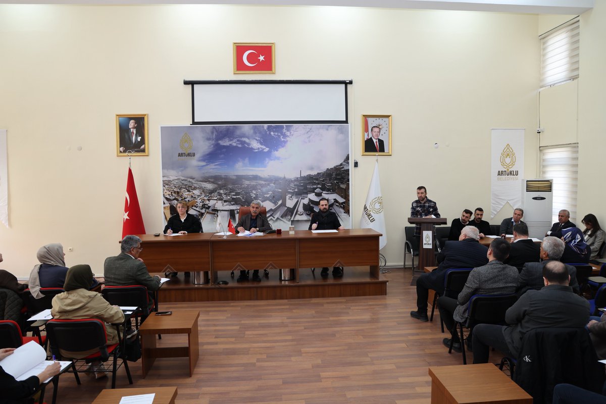 artuklubeltr's tweet photo. 🏛️ Mart Ayı Meclis Toplantısı

Eşbaşkanımız Mehmet Ali Amak Başkanlığında; Eşbaşkanımız Münevver Ölker, Eşbaşkan Yardımcılarımız Gülgen Doğan ve Nurettin Bakış ile Meclis Üyelerimizin katılımıyla Mart Ayı Meclis Toplantısı’nın 1. oturumu gerçekleştirildi.

~~~

🏛️ Civîna Meclîsê ya Meha Adarê

Di serokatiya Hevşaredarê me Mehmet Ali Amak de; bi beşdariya Hevşaredara me Münevver Ölker, Alîkarên Hevşaredarên me Gülgen Doğan û Nurettin Bakış û endamên Meclîsa me, rûniştina yekem a Civîna Meclîsê ya Meha Adarê hate lidarxistin.

~~~

🏛️ اجتماع مجلس شهر آذار

برئاسة رئيسنا المشترك محمد علي أماك؛ وبمشاركة رئيستنا المشتركة منوّر أُلْكَر، ونائبي الرئيس غولغن دوغان ونور الدين باقش، وأعضاء المجلس، عُقدت الجلسة الأولى من اجتماع مجلس شهر آذار.

~~~

🏛️ ܟܢܘܫܝܐ ܕܡܘܬܒܐ ܕܐܕܪ

ܒܪܝܫܢܘܬܐ ܕܪܝܫܢ ܡܫܬܘܬܦܐ ܡܚܡܕ ܥܠܝ ܐܡܟ؛ ܥܡ ܫܘܬܦܘܬܐ ܕܪܝܫܬܢ ܡܫܬܘܬܦܬܐ ܡܘܢܘܪ ܐܘܠܟܪ، ܘܣܓܢ̈ܐ ܕܪܝܫܘܬܐ ܓܘܠܓܢ ܕܘܓܢ ܘܢܘܪܕܝܢ ܒܐܩܫ، ܘܚܒܪ̈ܐ ܕܡܘܬܒܐ، ܐܬܥܒܕܬ ܝܬܒܬܐ ܩܕܡܝܬܐ ܕܟܢܘܫܝܐ ܕܐܕܪ.