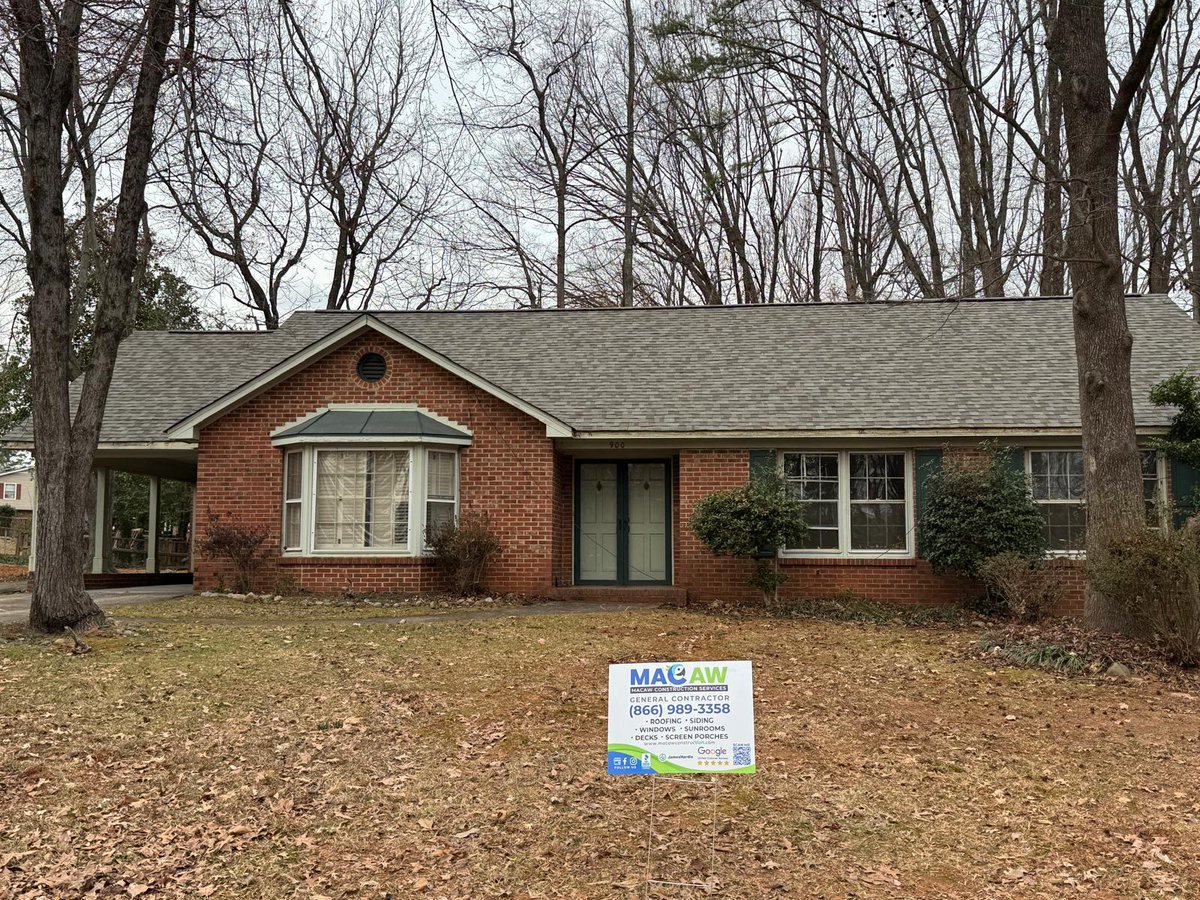 MacawServices's tweet photo. At Macaw Construction, we are committed to delivering high-quality workmanship, attention to detail, and results that protect your home for the long term.

A properly installed roof not only enhances the appearance of your property, but also provides security and peace of mind. https://t.co/7BT2XaXR28