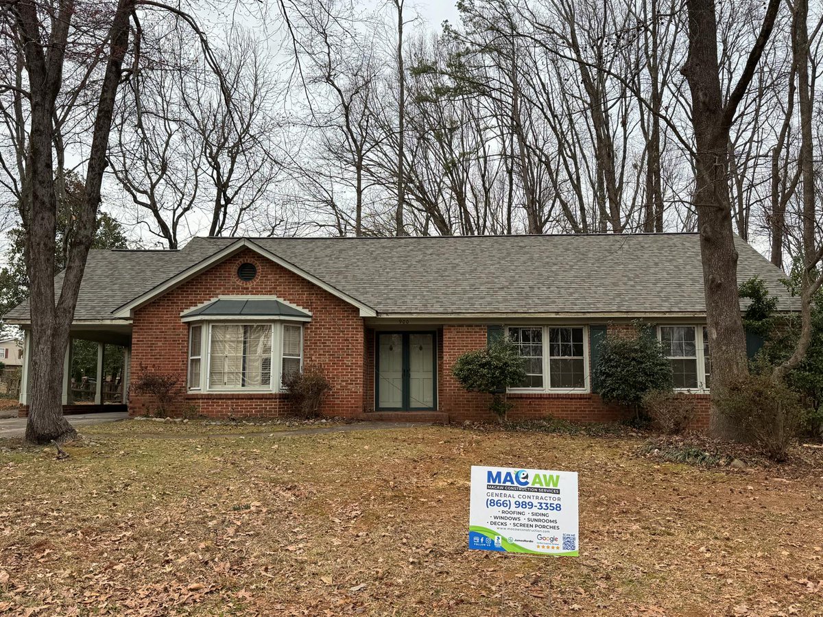 MacawServices's tweet photo. At Macaw Construction, we are committed to delivering high-quality workmanship, attention to detail, and results that protect your home for the long term.

A properly installed roof not only enhances the appearance of your property, but also provides security and peace of mind. https://t.co/7BT2XaXR28