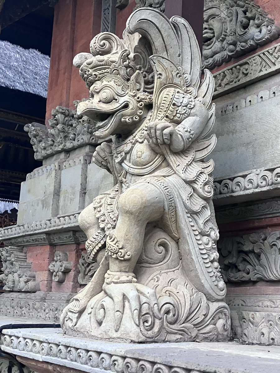 PeterCWhitaker's tweet photo. Temple statues in Bali. https://t.co/seEPkPev0j