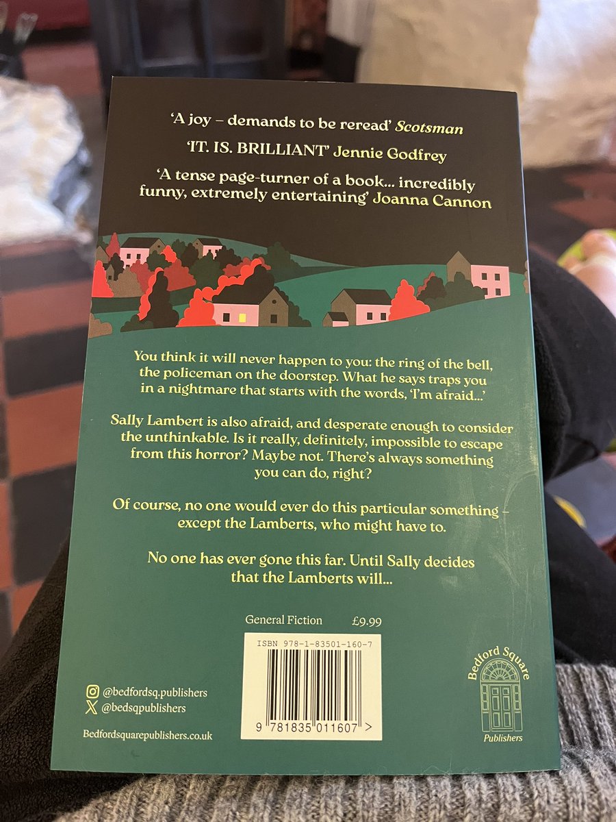sophiehannahCB1's tweet photo. Paperback Lamberts-es have arrived!! And look so, so beautiful - especially when balanced on the furry hindquarters of a Plunk!! Publishing March 12! https://t.co/EnBZMSsTqh