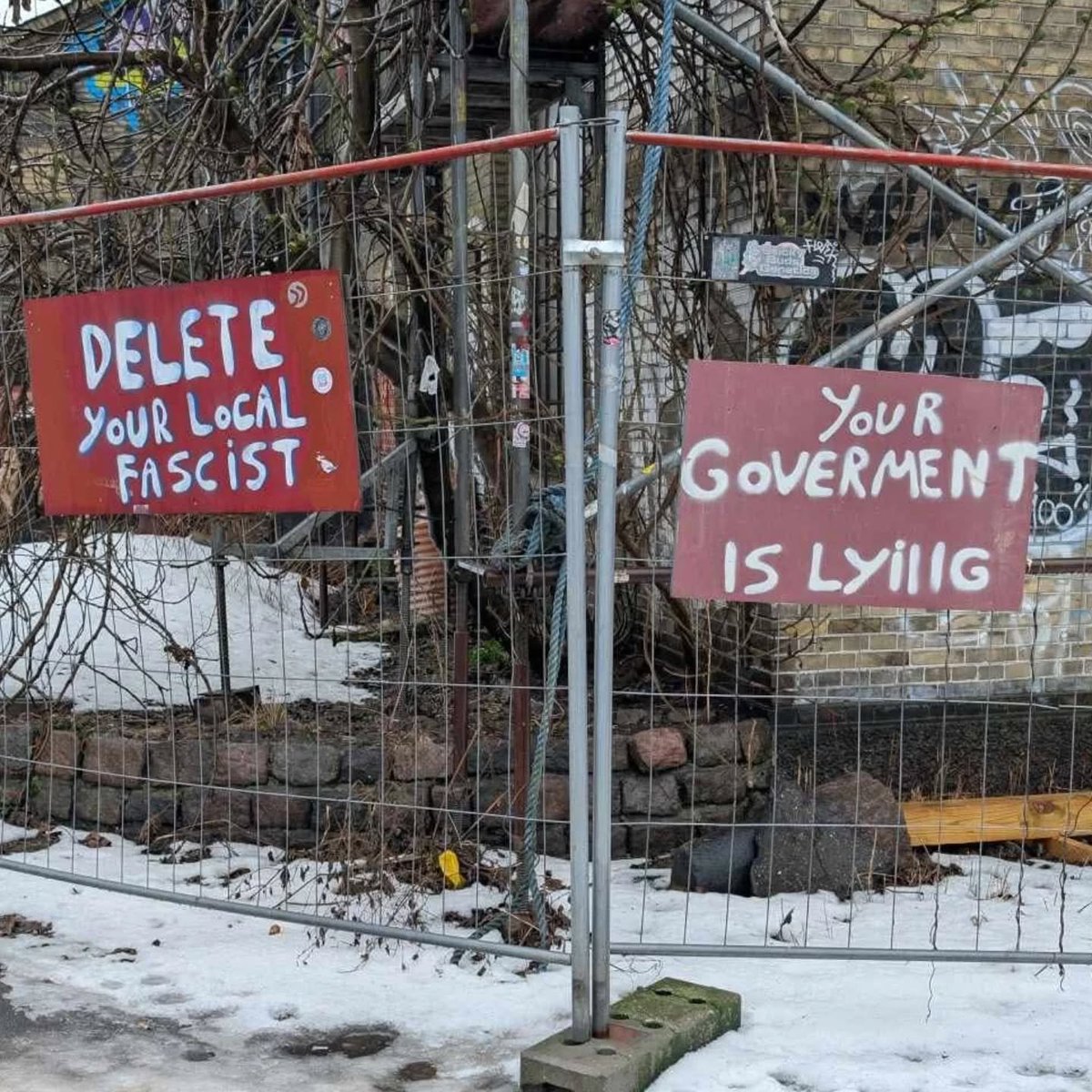 Antifa_Ultras tweet media