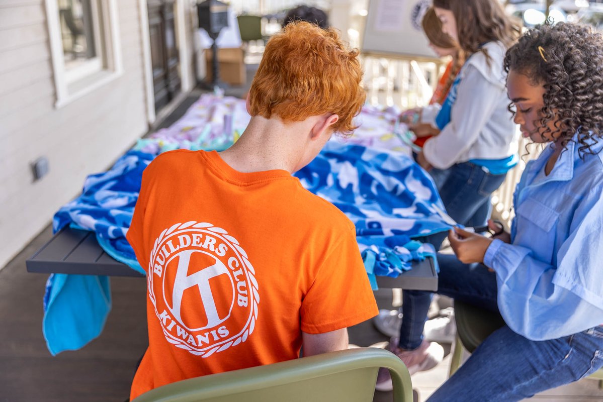 Builders Club tweet media