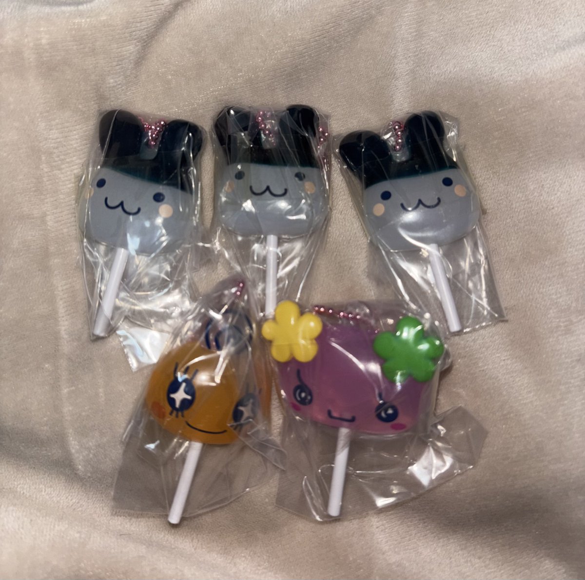 すすす tweet media