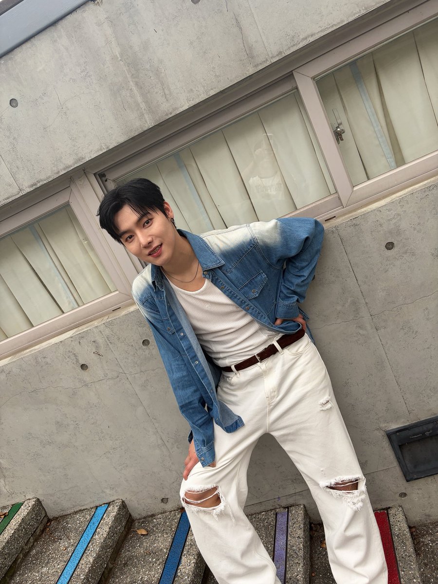 doyouxz's tweet photo. 아니 사진 너무 좋은데 뒤에 열정 찍사 중인 하리니님 때문에 울음남 ㅠ ㅠㅋㅋㅋㅋㅋㅋㅋ https://t.co/PjfLvkF1Ub